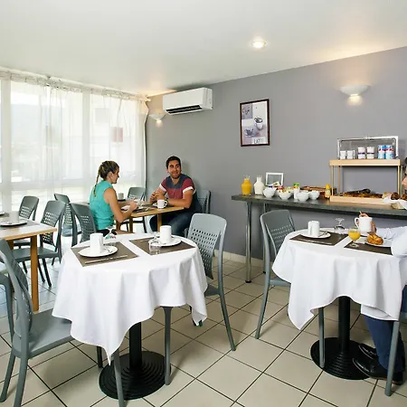 Sejours & Affaires Annecy Le Pont Neuf فندق